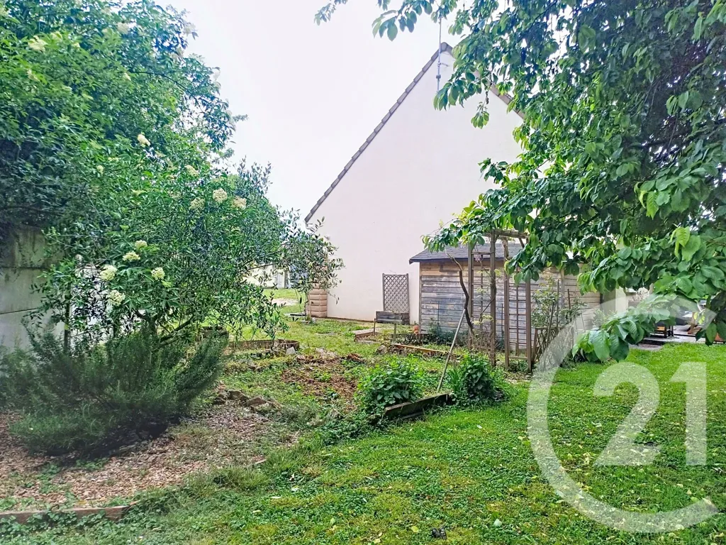 Aed - Family House with Garden in Everly
