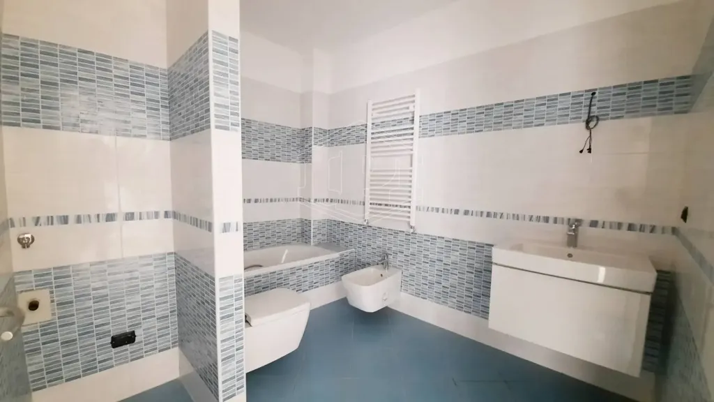Salles de bain - New 4-Bedroom Apartment with Terrace in Albenga