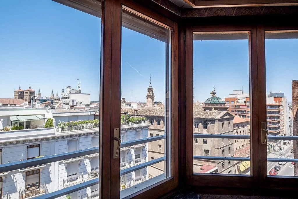 Balcon - Apartment with Balcony and Views in Zaragoza