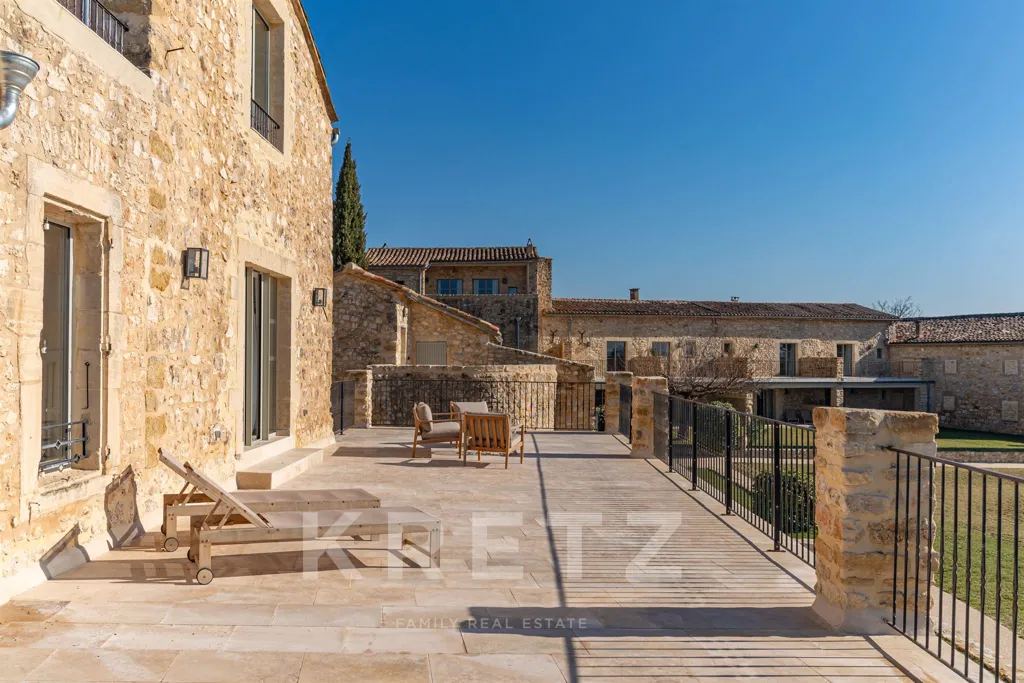 Aed - Luxury Estate with 16 Bedrooms in Uzès