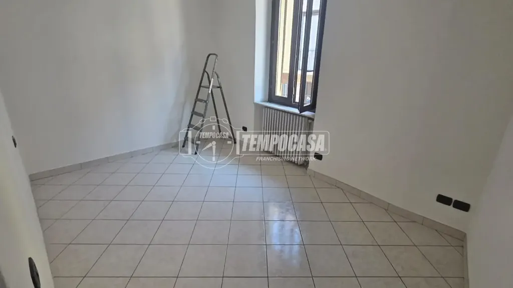 Stanze - Rustic-Style Flat with Balcony in Cerro Maggiore