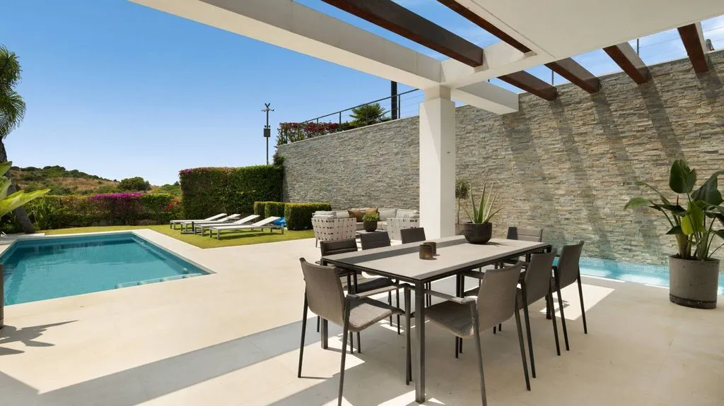 Bassein - Luxury Villa with Sea View in Marbella Del Este