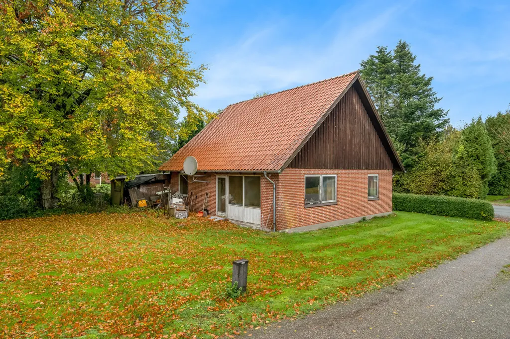 Välivaade - Fenced Villa with Garden in Højer