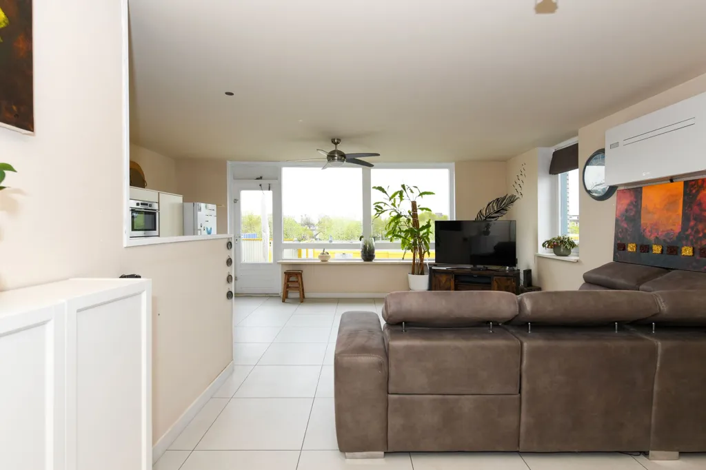 Séjour - Corner Flat with Balcony in Schothorst