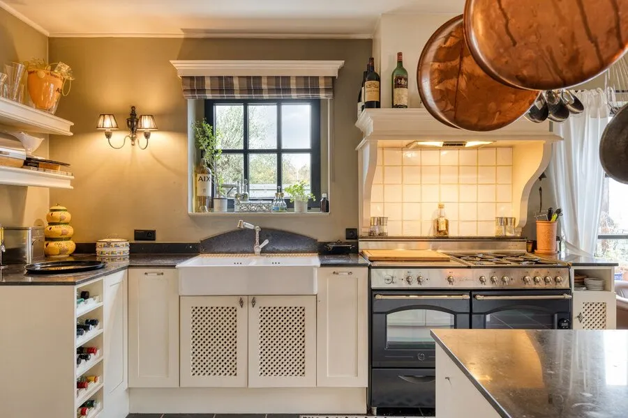 Cuisine - Maison Rurale avec Piscine dans un Paysage de Polder à Dudzele