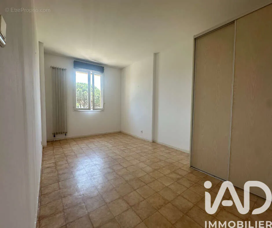 Toad - Apartment with Garage in Le Pontet