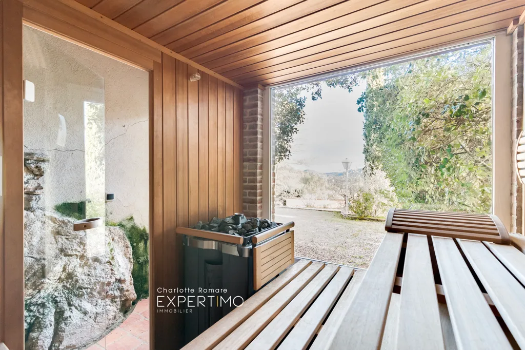 Pièces - Villa avec Piscine et Vue Panoramique au Val