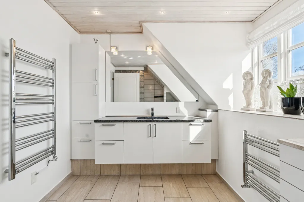 Salles de bain - Modernised Villa with Forest View in West Jutland