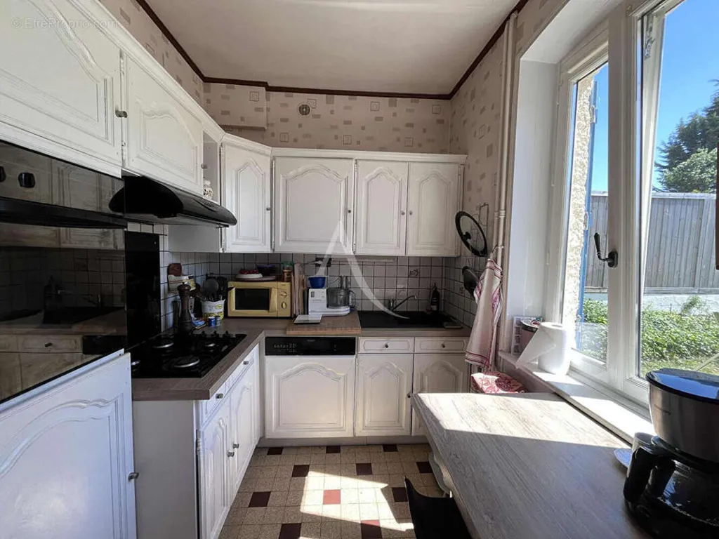 Cuisine - Maison Charmante avec Piscine à Soissons