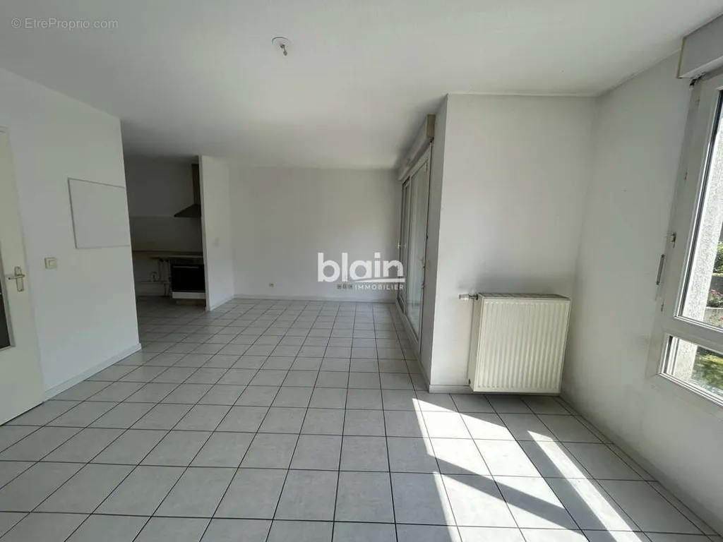 Pièces - Appartement T2 avec Terrasse à Grenoble