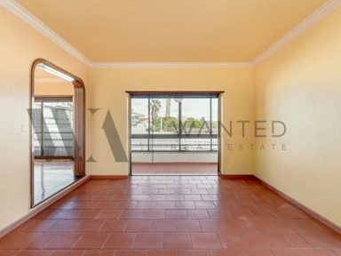 Esik - Four-Bedroom Villa with Pool in Parede
