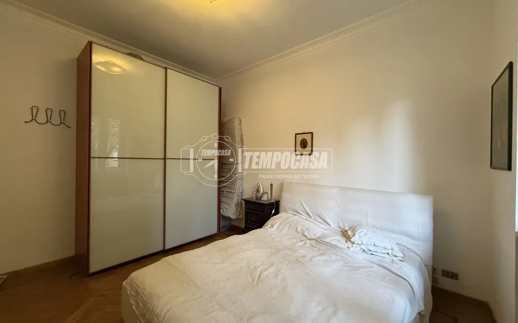 Bedrooms - Quadrilocale with Balcony in Turati, Turin