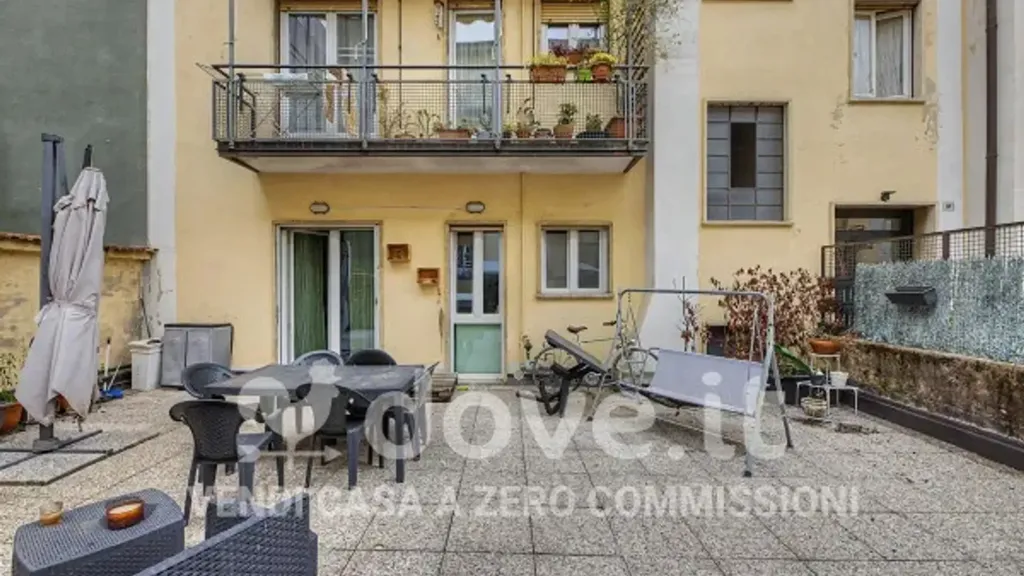 Terrasse - Rearranged Flat with Terrace in Varese
