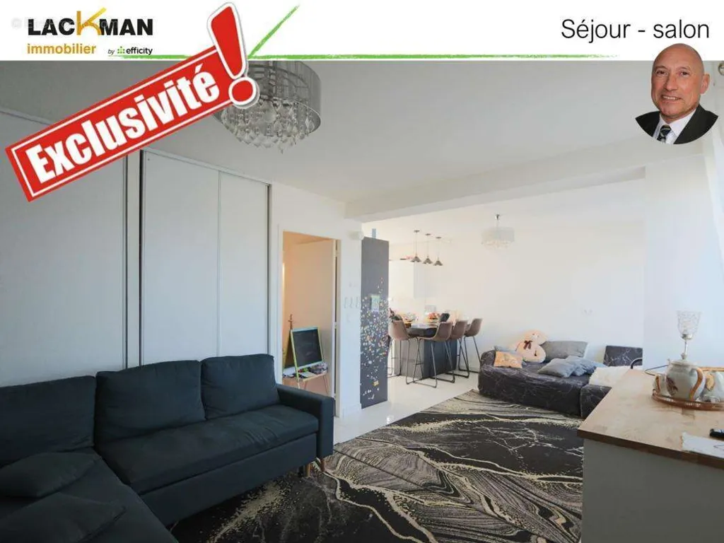 Séjour - Maison Rénovée avec Garage et Jardin au Mans