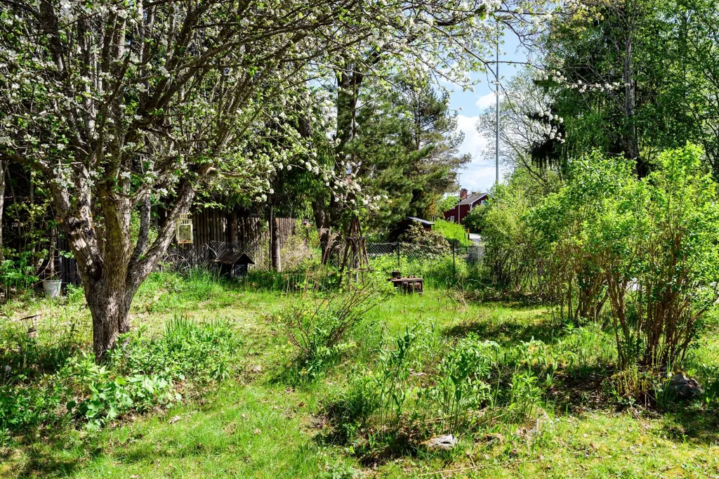 Aed - Villa with Barn and Garden in Sågmyra