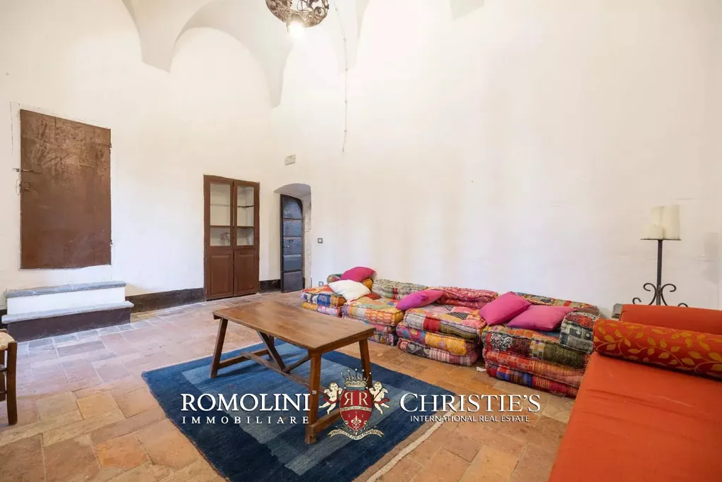 Elutuba - Historic Estate with Castle in Umbria