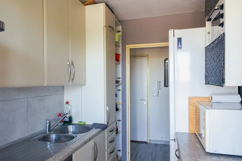 Cuisine - Appartement 2 Chambres avec Balcon à Mons