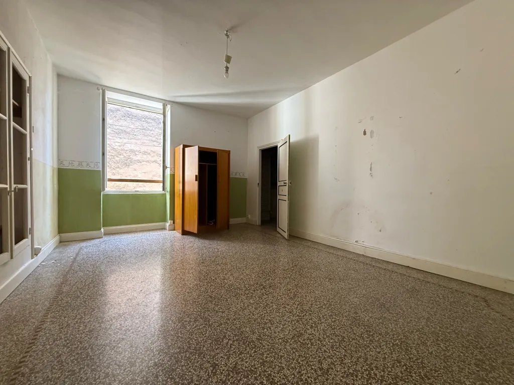 Rooms - Spacious Loft with Garage in Lodève
