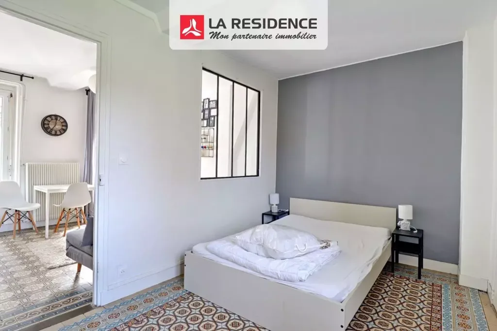 Schlafzimmer - Characterful 1940s Building with Private Gardens in Les Andelys