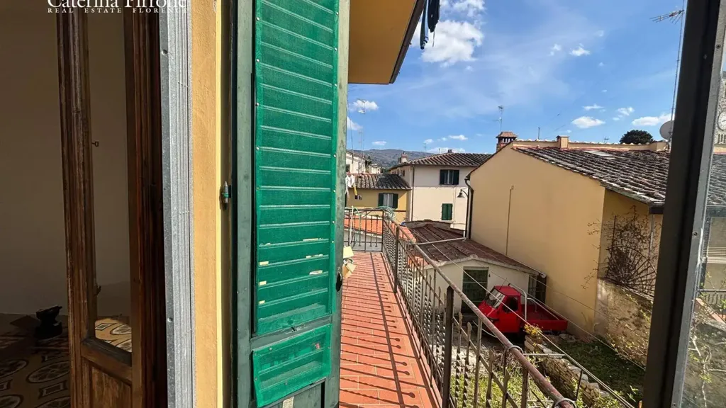 Balcon - Rustic Townhouse with Balcony in Antella