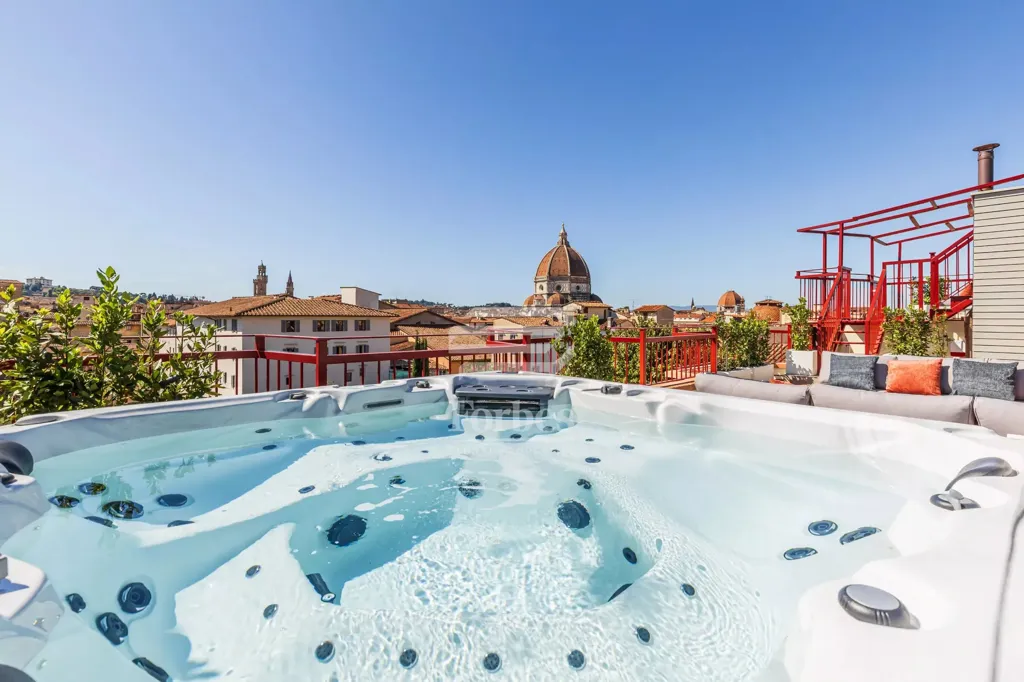 Terrasse - Renovated Penthouse with Panoramic Terrace in Florence