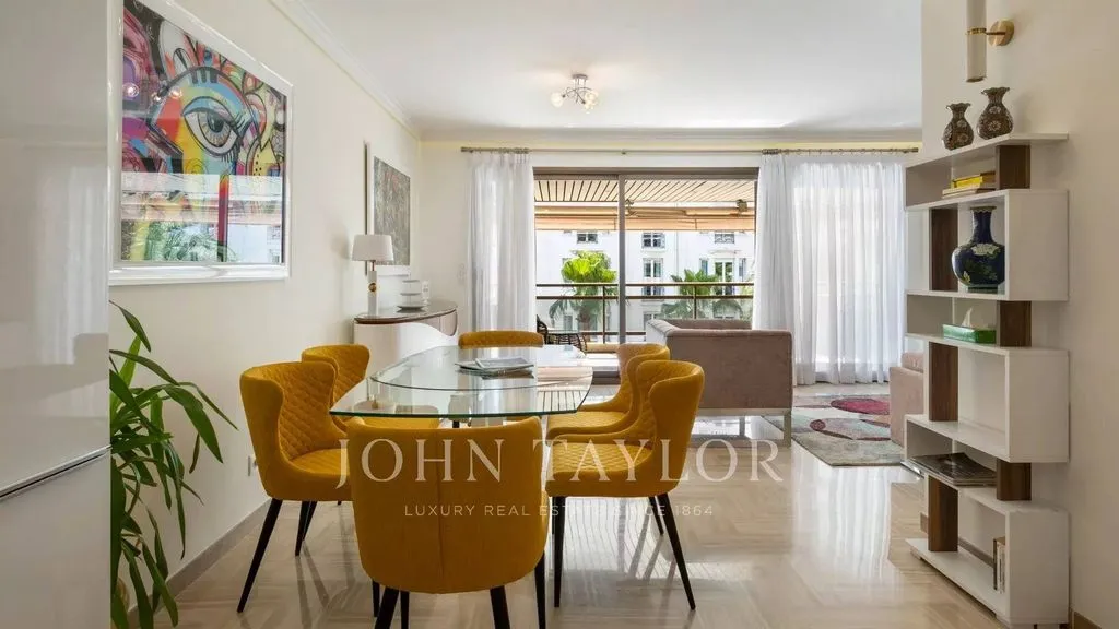 Dining Room - Luxury Flat with Sea View in Cannes