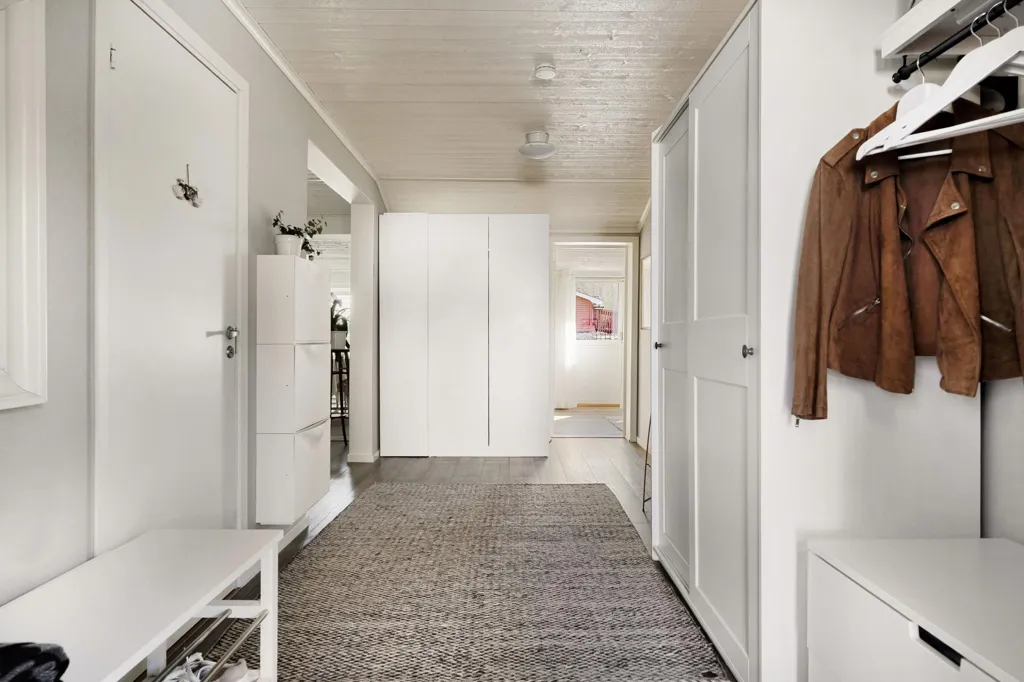 hallway_entrance