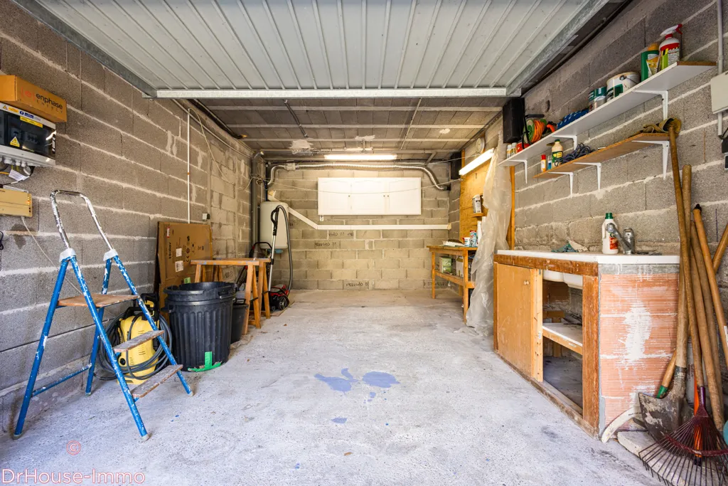Garage - Maison avec Terrasse à Arcades dans Domaine Privé à Cogolin