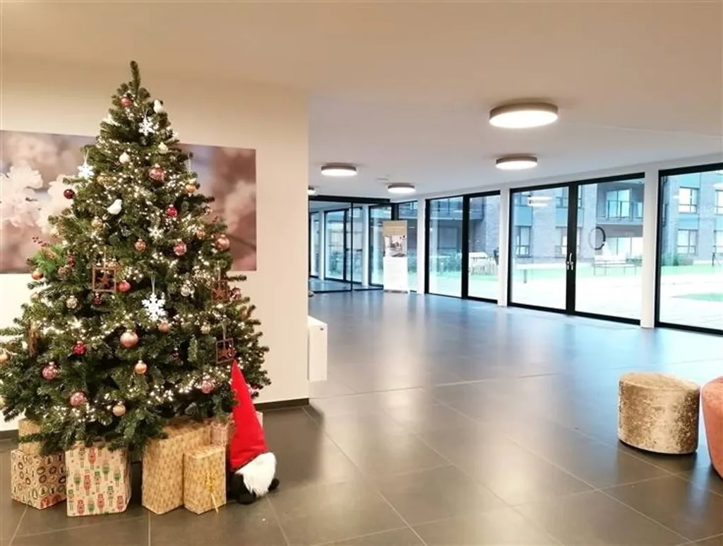 Esik - Service Flat with Terrace in Borgloon