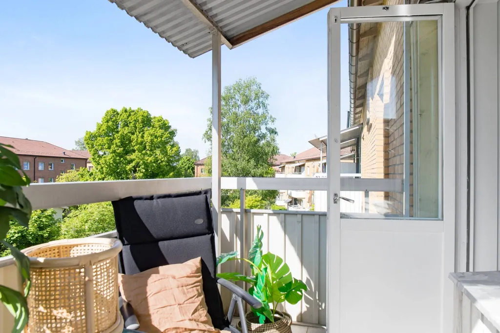 Balcon - Apartment with Renovated Facilities in Norrstrand
