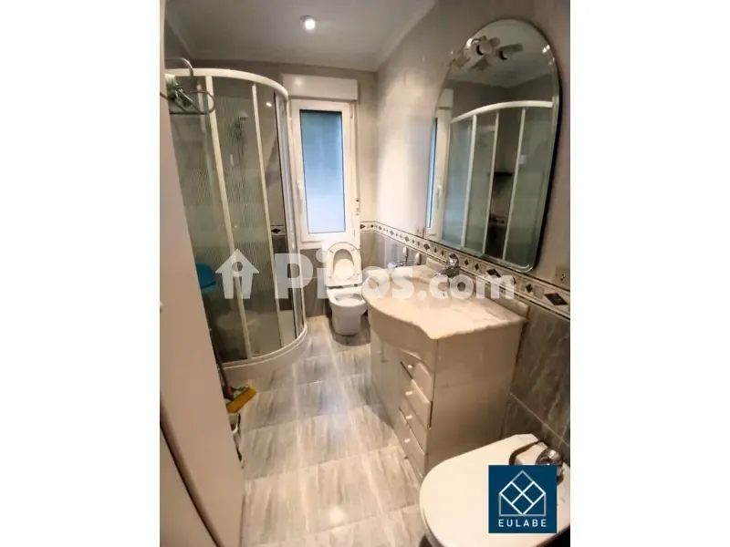 Vannitoad - Ample 3-Bedroom Flat with Balcony in Eibar