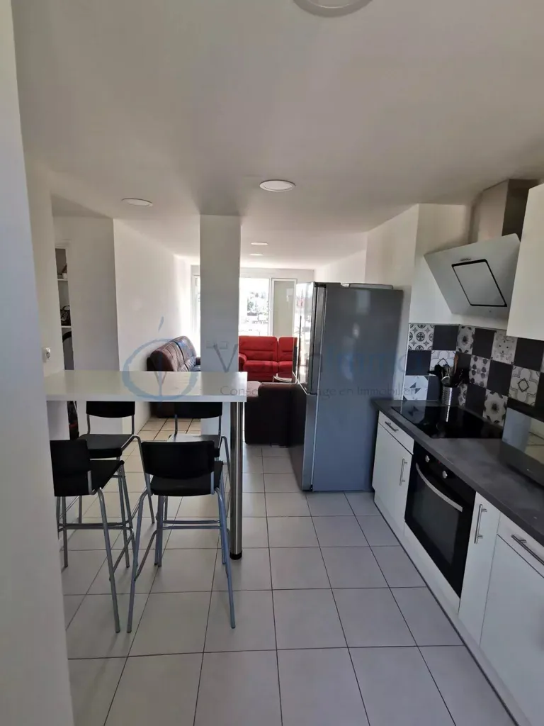 Cuisine - Appartement Rénové pour Investisseur à Proximité Universitaire