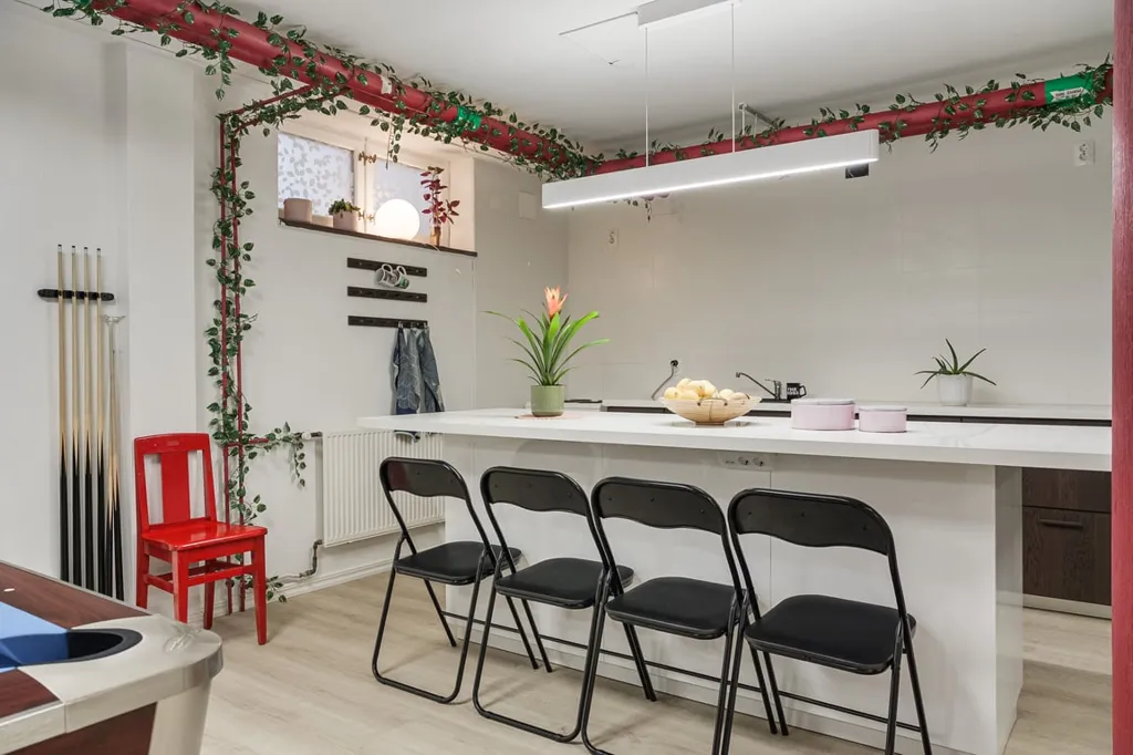 Köök - Renovated Business Unit with Luxurious Lighting in Malmö