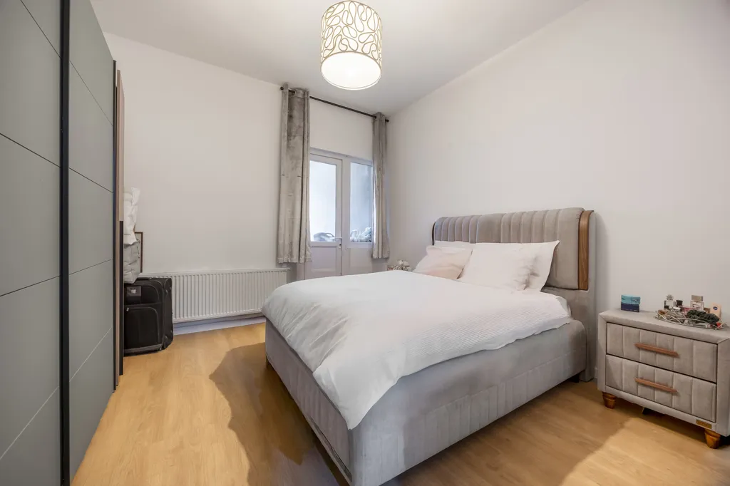 Magamistoad - Income Property with 5th Unit Potential in Kievitwijk, Antwerp