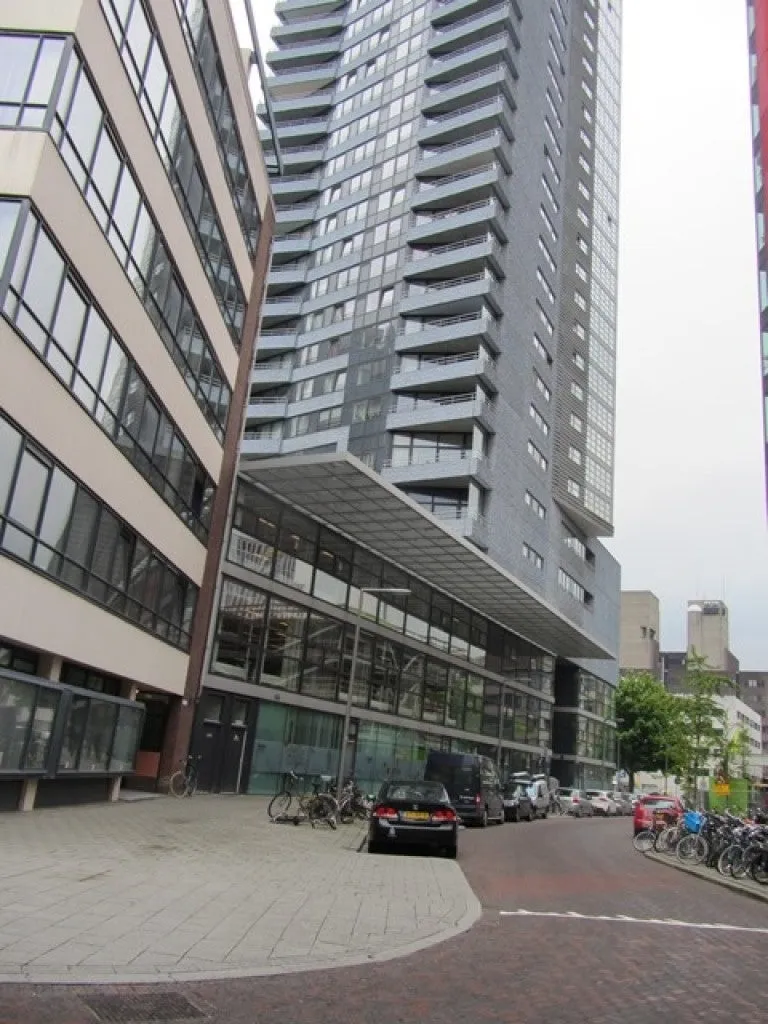 Välivaade - 3-Bedroom Gallery Flat with City View in Rotterdam