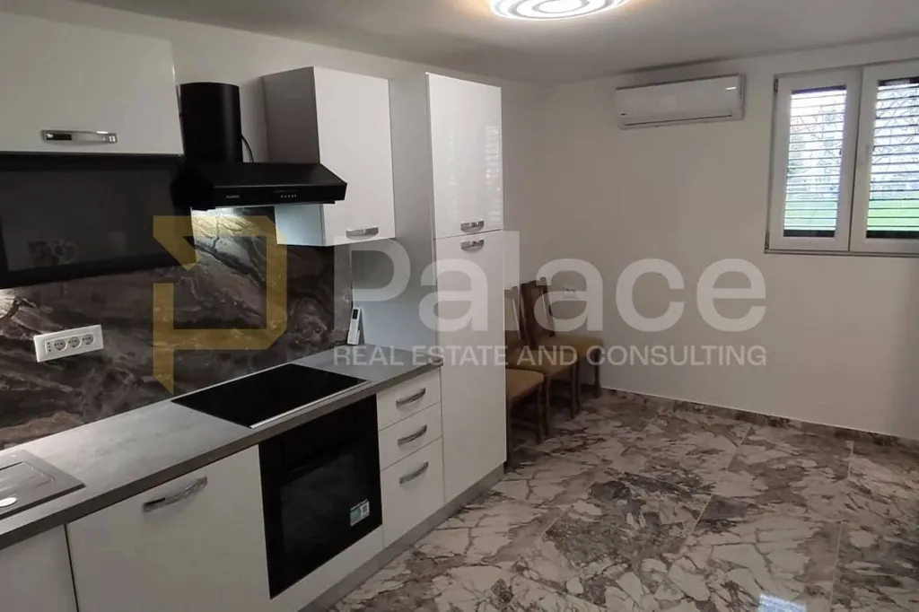 Cuisine - Modernised Flat with Balcony in Solin Centre