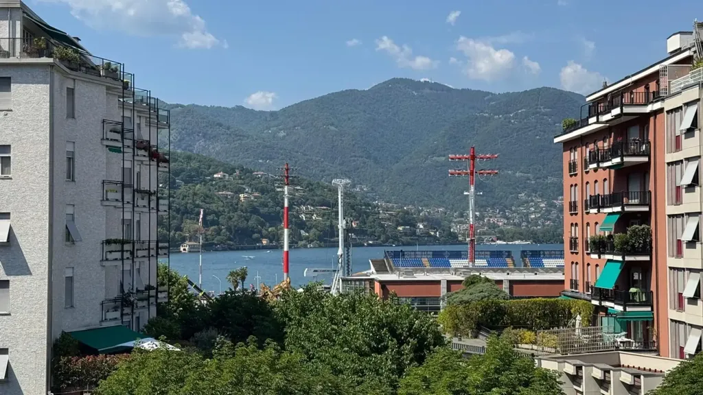 Balcone - Panoramic Lake View Apartment in Como