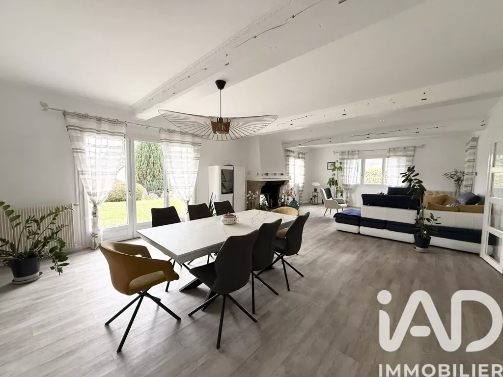 Dining Room - 1980s House with Pool in Ville-Saint-Jacques