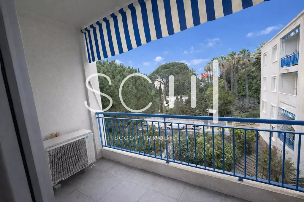 Balcon - Appartement avec Vue Mer au Dernier Étage à Cannes