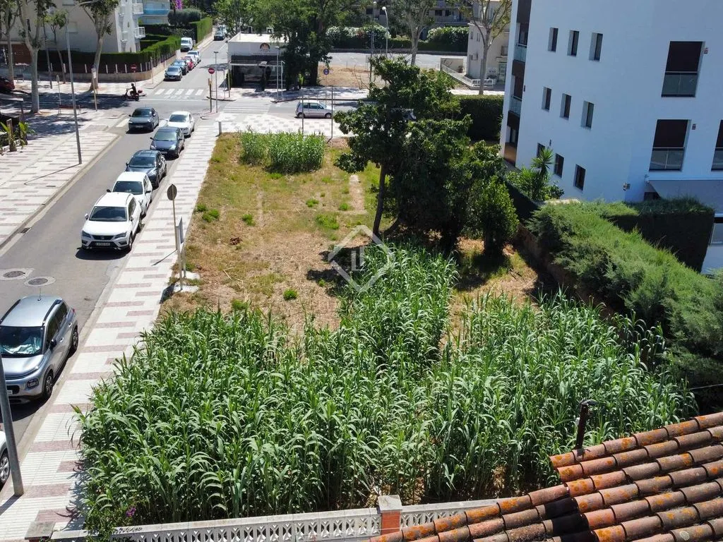 Õhuvaade - Corner Plot with Building Potential in S’Agaró