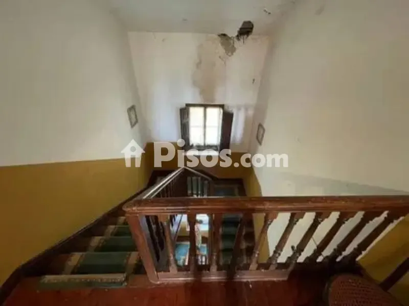 Toad - Historic Indian-Style Chalet in Llanes