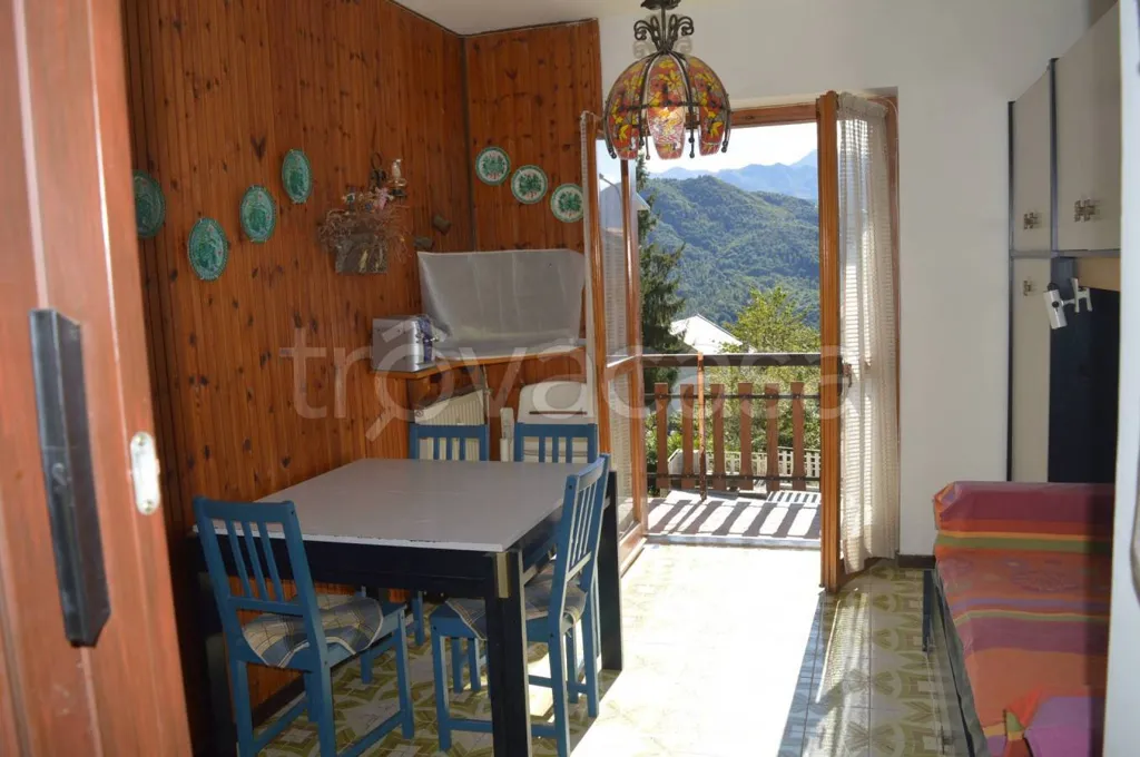 Söögituba - Apartment with Balcony in Roburent