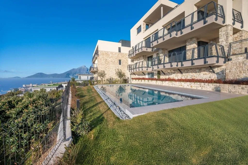 Piscine - Luxury Apartment with Pool in Torri del Benaco