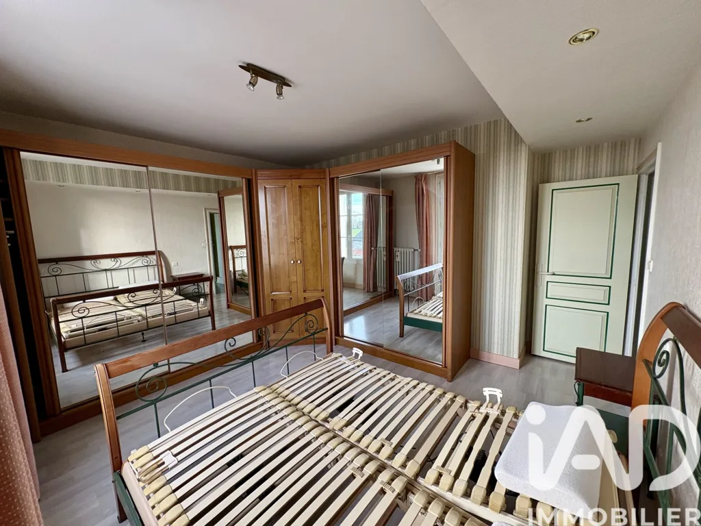 Chambres - Maison de Ville avec Véranda à Château-Renault