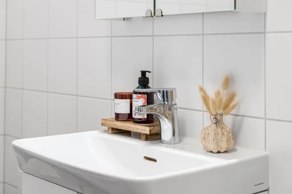 Salles de bain - Modern Flat with 20 m² Balcony in Uppsala