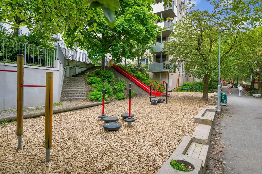 Giardino - 3-Bedroom Apartment with Balcony in Grünerløkka