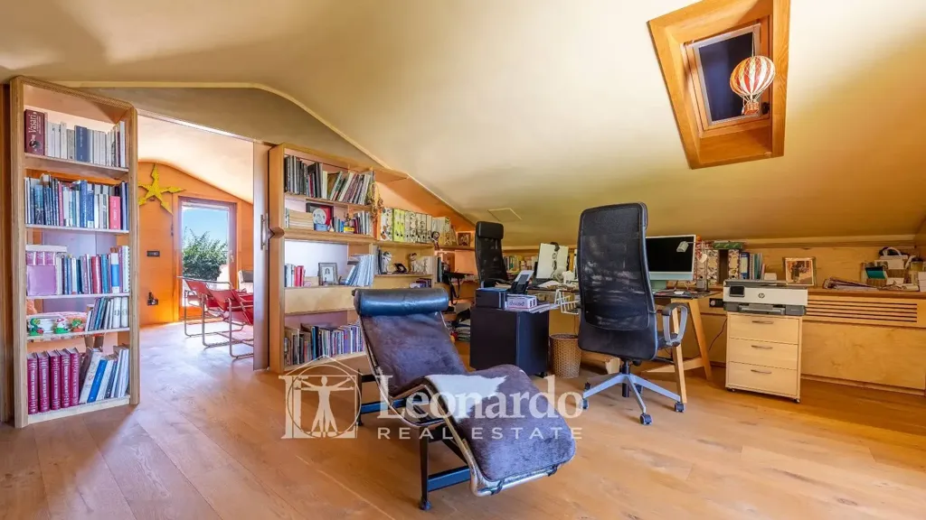 Bureau - Villa with Sea View in Massarosa