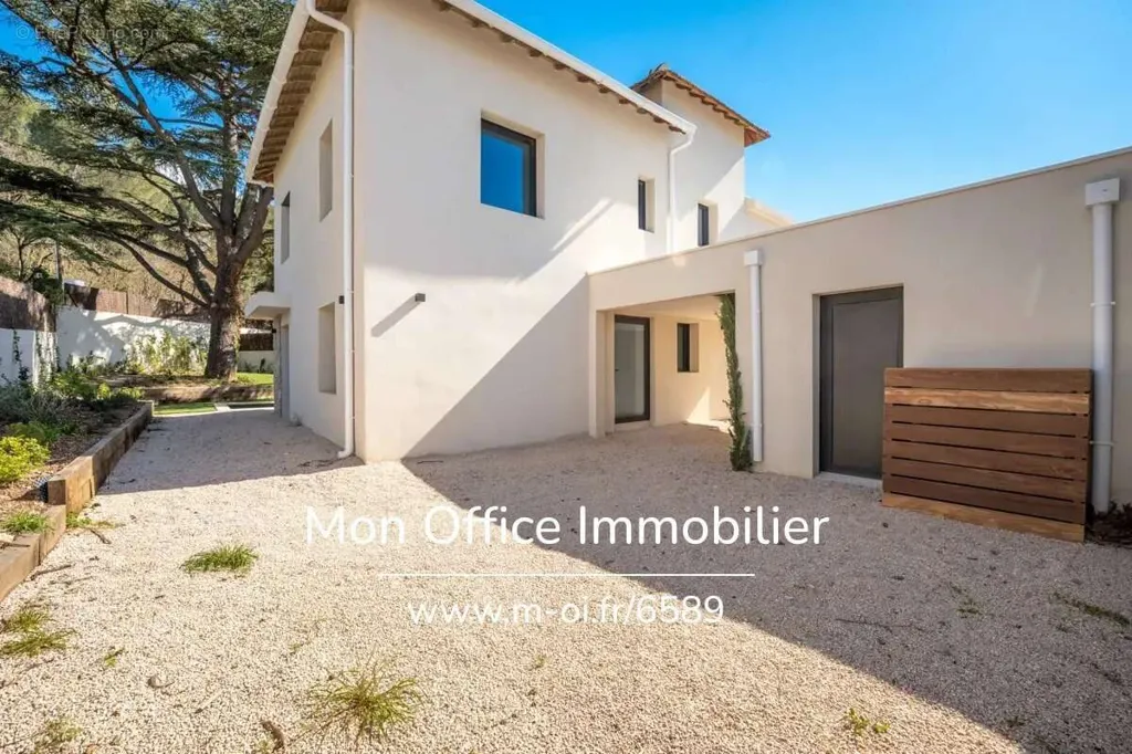 Extérieur - Maison Rénovée avec Piscine à Aix-en-Provence