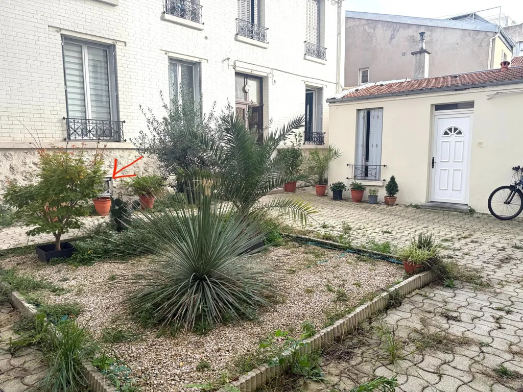 Garden - Underground Space with High Ceiling in Montreuil