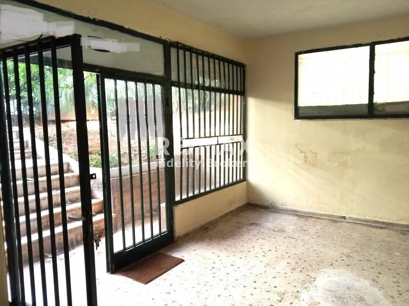 Entrée - Corner Commercial Space with Garden in Marousi